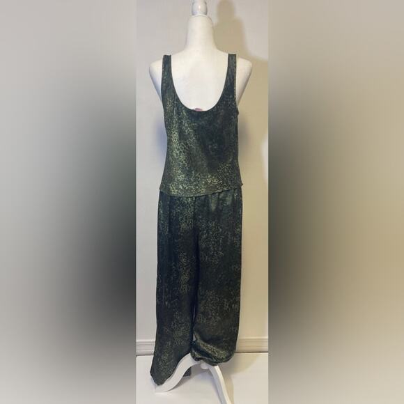 Victoria's Secret Silky Leopard Print Pajama Set - Tank Top Pants Sleepwear - Picture 4 of 5